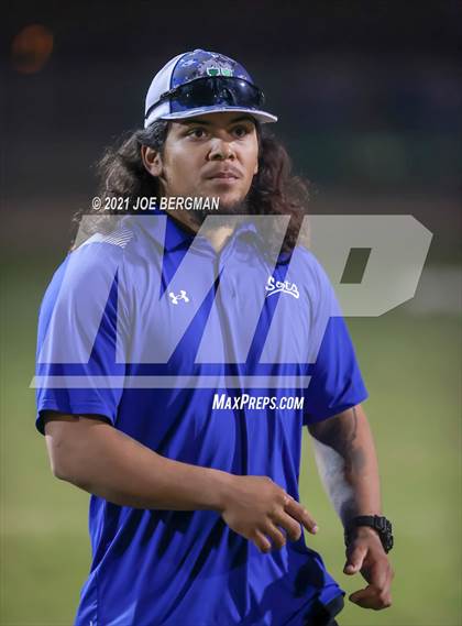 Thumbnail 1 in Mendota @ Highland (CIF-CS D4 Semifinal) photogallery.