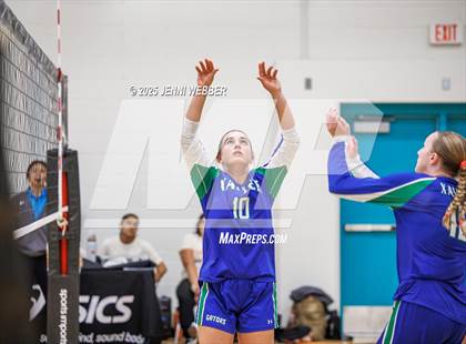 Thumbnail 3 in Mater Dei vs. Xavier College Prep (Durango Fall Classic) photogallery.