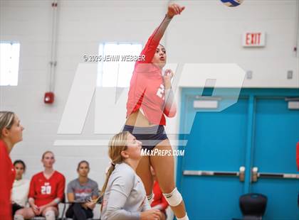 Thumbnail 3 in Mater Dei vs. Xavier College Prep (Durango Fall Classic) photogallery.
