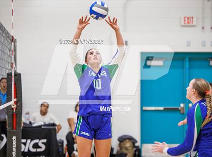 Thumbnail 2 in Mater Dei vs. Xavier College Prep (Durango Fall Classic) photogallery.