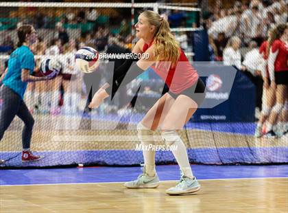 Thumbnail 2 in Pine Creek vs. Loveland (CHSAA 5A Round 1) photogallery.