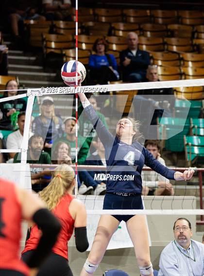 Thumbnail 2 in Pine Creek vs. Loveland (CHSAA 5A Round 1) photogallery.
