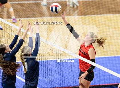 Thumbnail 2 in Pine Creek vs. Loveland (CHSAA 5A Round 1) photogallery.