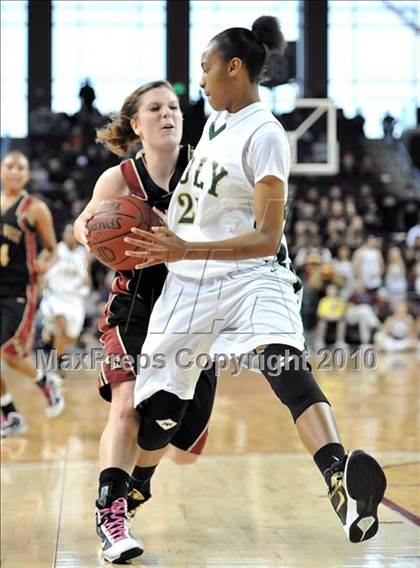 Thumbnail 1 in Clovis West vs. Poly (CIF SoCal D1 Final) photogallery.