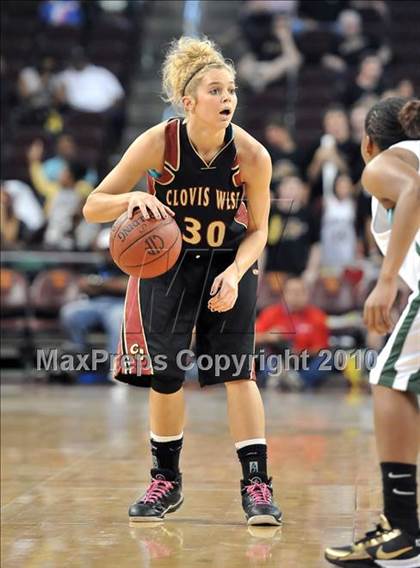 Thumbnail 1 in Clovis West vs. Poly (CIF SoCal D1 Final) photogallery.