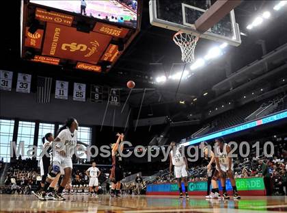 Thumbnail 2 in Clovis West vs. Poly (CIF SoCal D1 Final) photogallery.