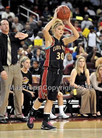 Thumbnail 1 in Clovis West vs. Poly (CIF SoCal D1 Final) photogallery.
