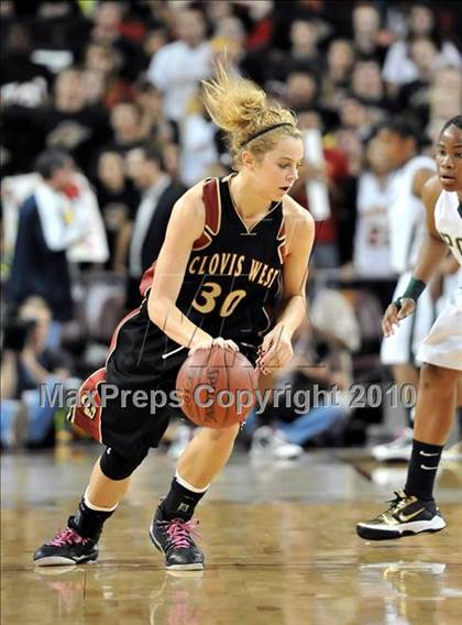Thumbnail 1 in Clovis West vs. Poly (CIF SoCal D1 Final) photogallery.