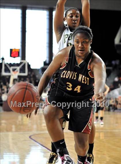 Thumbnail 1 in Clovis West vs. Poly (CIF SoCal D1 Final) photogallery.