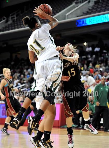 Thumbnail 2 in Clovis West vs. Poly (CIF SoCal D1 Final) photogallery.