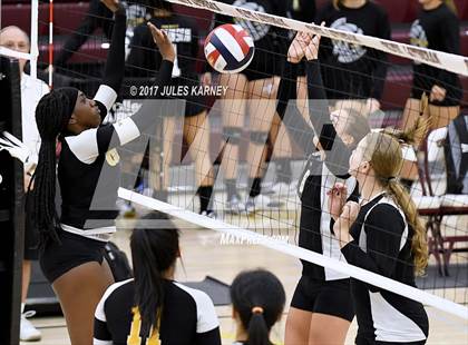 Thumbnail 2 in Clark vs. Faith Lutheran photogallery.