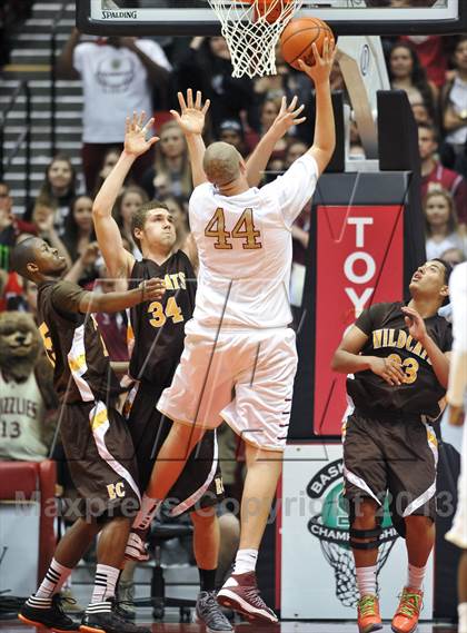 Thumbnail 2 in El Camino vs. Mission Hills (CIF SDS D1 Final) photogallery.