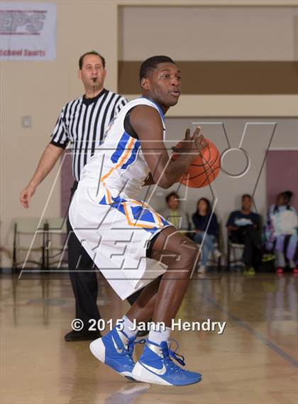 Thumbnail 2 in Bentonville @ King (MaxPreps Holiday Classic) photogallery.