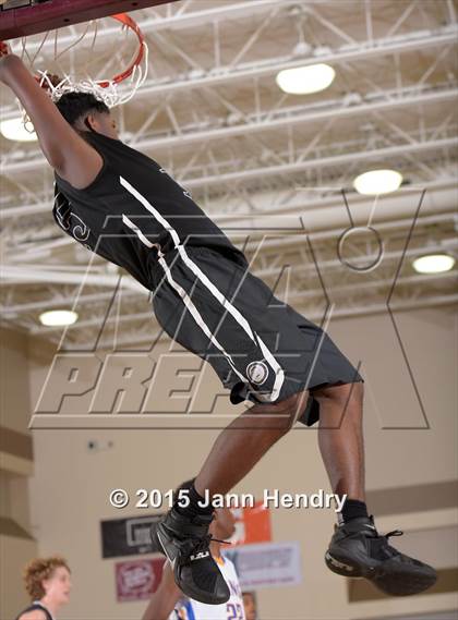 Thumbnail 1 in Bentonville @ King (MaxPreps Holiday Classic) photogallery.
