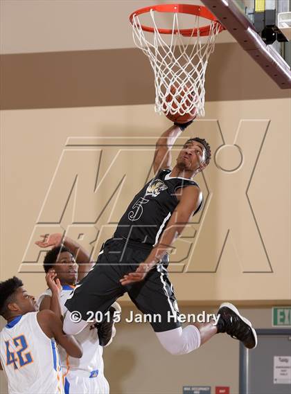 Thumbnail 2 in Bentonville @ King (MaxPreps Holiday Classic) photogallery.