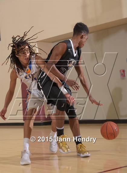 Thumbnail 2 in Bentonville @ King (MaxPreps Holiday Classic) photogallery.