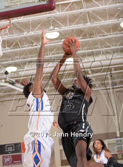 Thumbnail 2 in Bentonville @ King (MaxPreps Holiday Classic) photogallery.