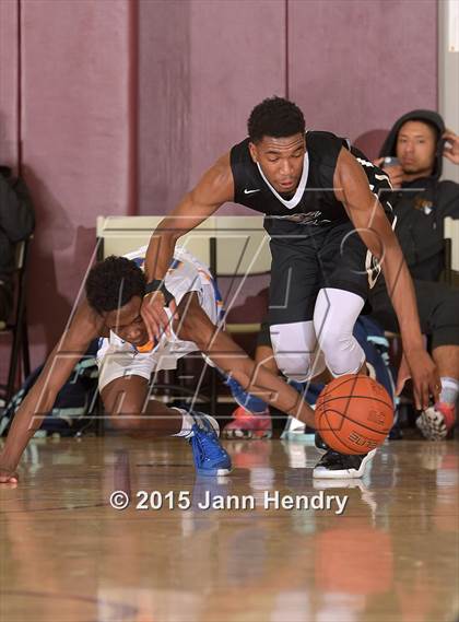 Thumbnail 3 in Bentonville @ King (MaxPreps Holiday Classic) photogallery.