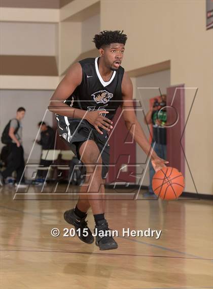 Thumbnail 3 in Bentonville @ King (MaxPreps Holiday Classic) photogallery.
