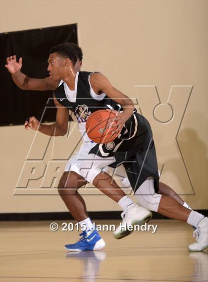 Thumbnail 2 in Bentonville @ King (MaxPreps Holiday Classic) photogallery.
