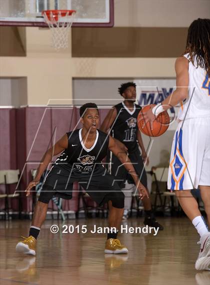 Thumbnail 3 in Bentonville @ King (MaxPreps Holiday Classic) photogallery.