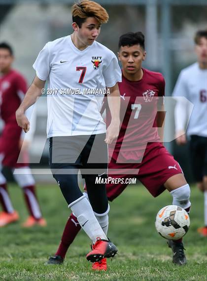 Thumbnail 2 in Taft vs Van Nuys (LA Invitational) photogallery.