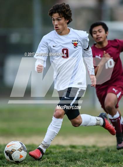 Thumbnail 2 in Taft vs Van Nuys (LA Invitational) photogallery.