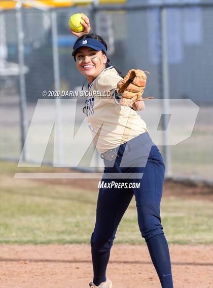 Thumbnail 2 in Desert Vista vs. Gila Ridge (Westwood-Dobson Softball Invitational) photogallery.