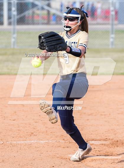 Thumbnail 3 in Desert Vista vs. Gila Ridge (Westwood-Dobson Softball Invitational) photogallery.