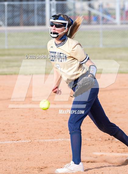 Thumbnail 2 in Desert Vista vs. Gila Ridge (Westwood-Dobson Softball Invitational) photogallery.