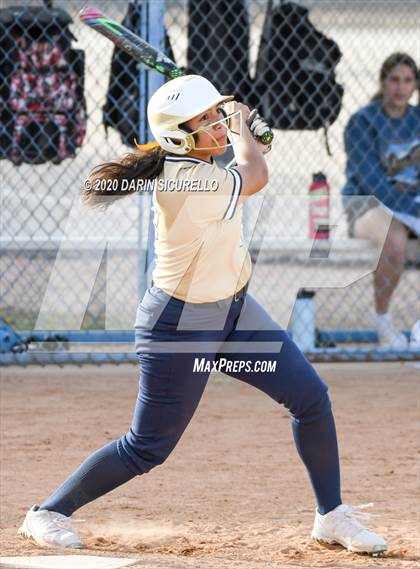 Thumbnail 2 in Desert Vista vs. Gila Ridge (Westwood-Dobson Softball Invitational) photogallery.