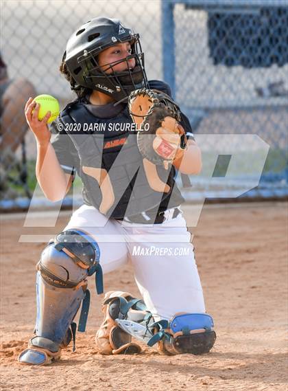Thumbnail 2 in Desert Vista vs. Gila Ridge (Westwood-Dobson Softball Invitational) photogallery.