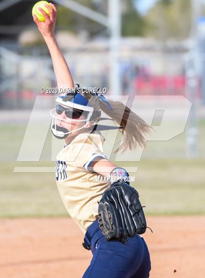 Thumbnail 2 in Desert Vista vs. Gila Ridge (Westwood-Dobson Softball Invitational) photogallery.