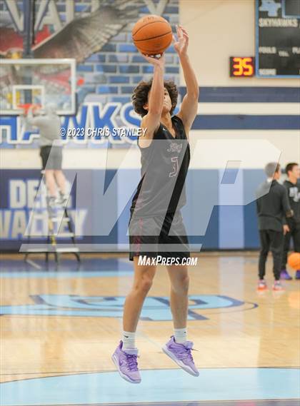 Thumbnail 1 in Mountain Ridge vs. Verrado (Hoopsgiving Tournament) photogallery.
