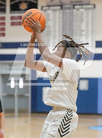 Thumbnail 2 in Mountain Ridge vs. Verrado (Hoopsgiving Tournament) photogallery.