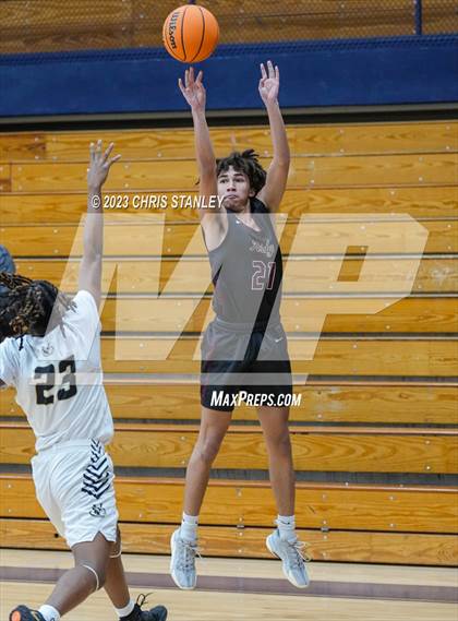 Thumbnail 1 in Mountain Ridge vs. Verrado (Hoopsgiving Tournament) photogallery.
