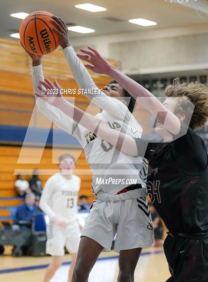 Thumbnail 3 in Mountain Ridge vs. Verrado (Hoopsgiving Tournament) photogallery.
