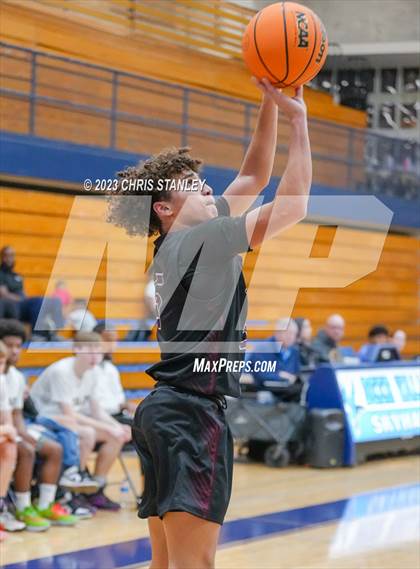 Thumbnail 3 in Mountain Ridge vs. Verrado (Hoopsgiving Tournament) photogallery.