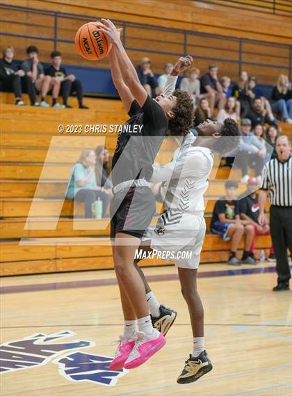 Thumbnail 3 in Mountain Ridge vs. Verrado (Hoopsgiving Tournament) photogallery.