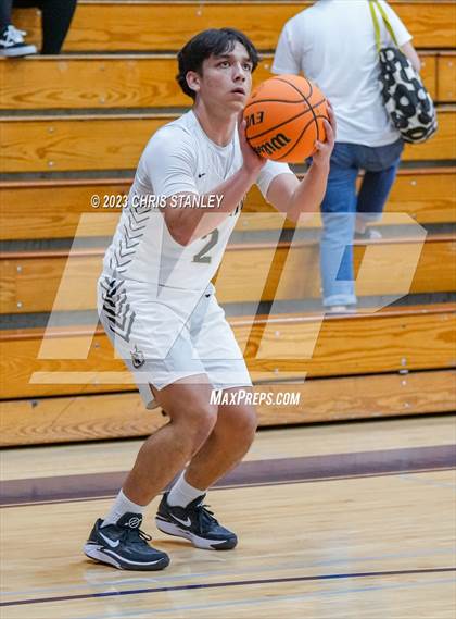 Thumbnail 3 in Mountain Ridge vs. Verrado (Hoopsgiving Tournament) photogallery.