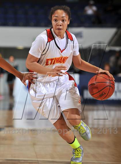 Thumbnail 3 in Santiago vs. Etiwanda (CIF SS DIV 1AA Final) photogallery.