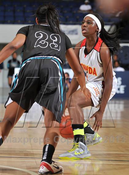 Thumbnail 1 in Santiago vs. Etiwanda (CIF SS DIV 1AA Final) photogallery.