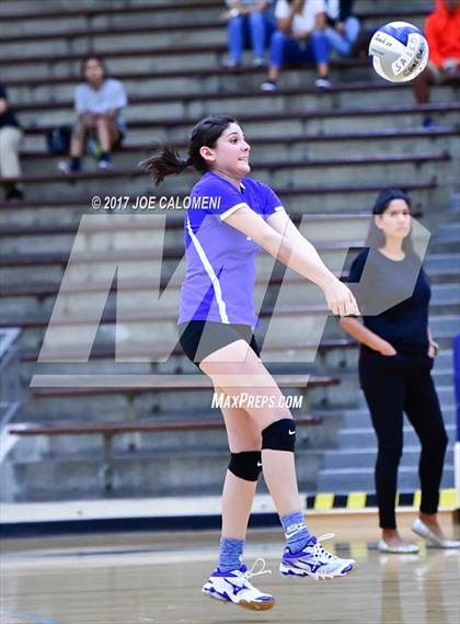Thumbnail 3 in Burbank vs Lanier [Sidney] photogallery.