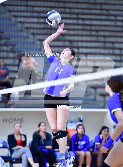 Thumbnail 2 in Burbank vs Lanier [Sidney] photogallery.