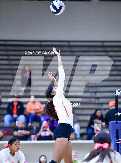 Thumbnail 2 in Burbank vs Lanier [Sidney] photogallery.