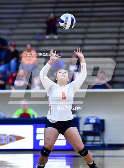 Thumbnail 3 in Burbank vs Lanier [Sidney] photogallery.