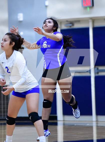 Thumbnail 2 in Burbank vs Lanier [Sidney] photogallery.