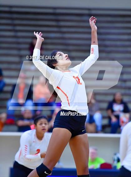 Thumbnail 1 in Burbank vs Lanier [Sidney] photogallery.