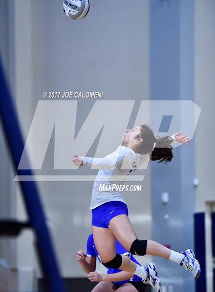 Thumbnail 1 in Burbank vs Lanier [Sidney] photogallery.