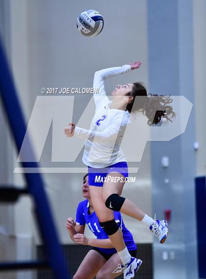 Thumbnail 2 in Burbank vs Lanier [Sidney] photogallery.